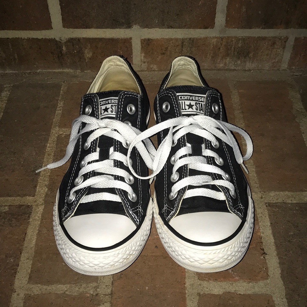 Black Authentic Chuck Taylor Converse (Low Top)